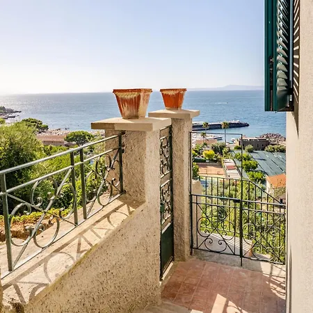 Apartment Seventy Steps