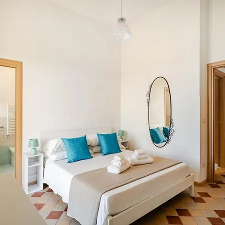 Apartment Seventy Steps *