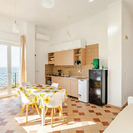 Seventy Steps Διαμέρισμα